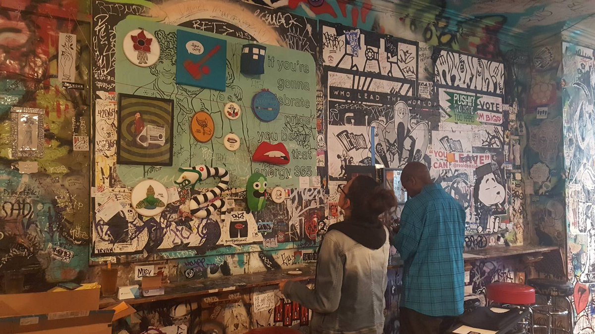 JERKSProduction's tweet photo. Getting set up for #BoxOfficeBombs! Get out to @Tmoms at 6pm!
#SupportIndieFilm #SupportLocalArt https://t.co/E840GHEYrL