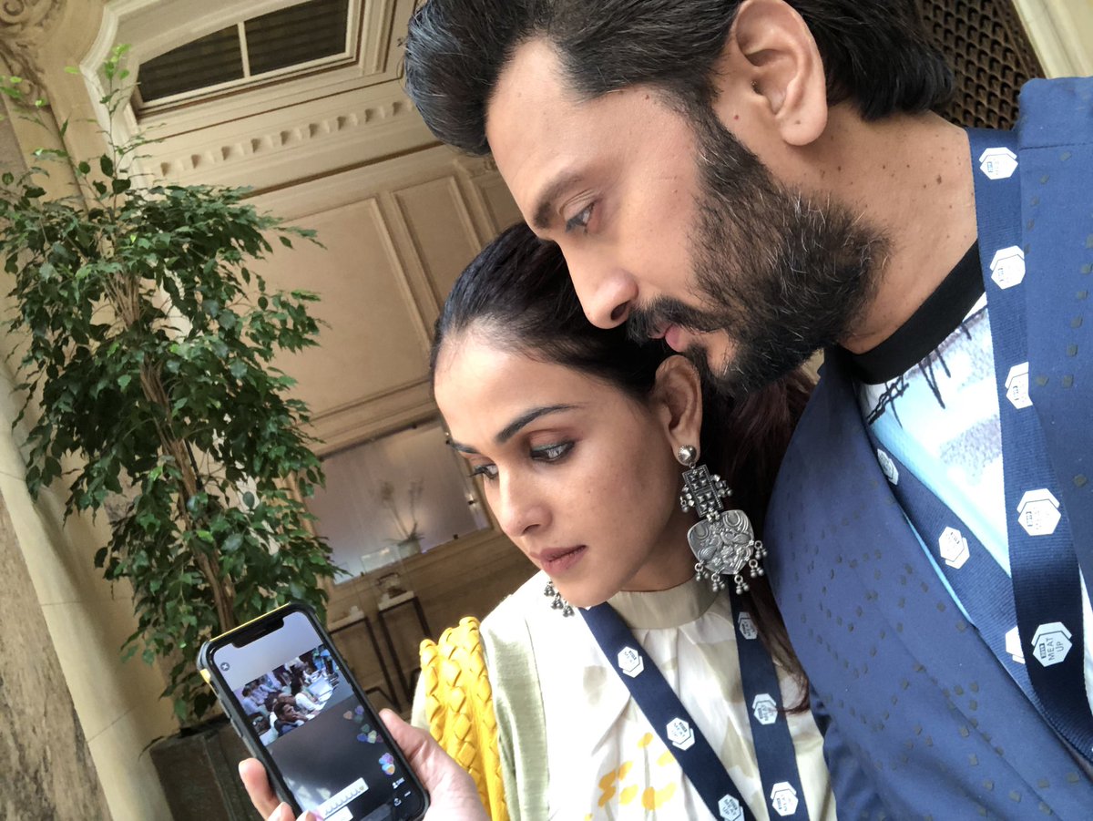 Riteishd's tweet photo. Watching the #Chandrayaan2Landing in San Francisco -what a proud moment for us India 🇮🇳 - Jai Hind!!!! - Congratulations  the entire team @isro &amp; our Hon Prime Minister Shri @narendramodi ji https://t.co/02bLD3e2bw