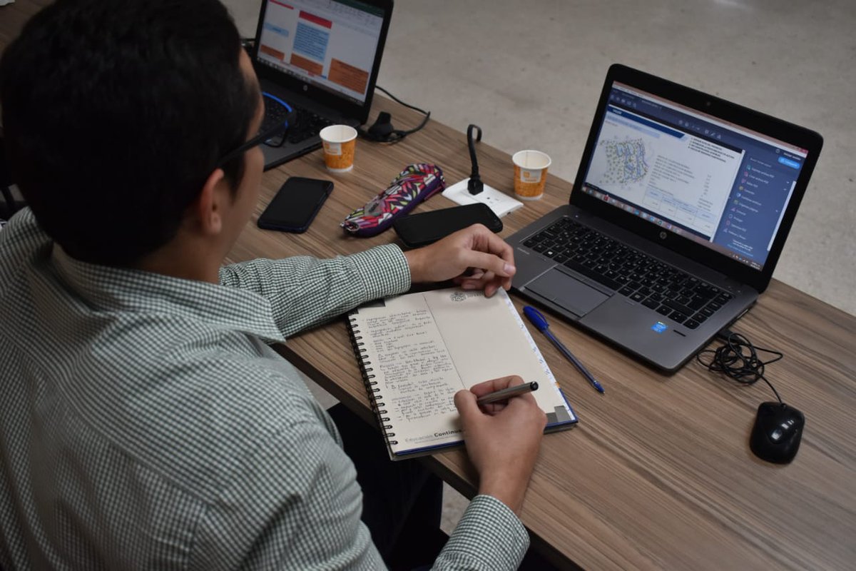 ASEUNAB's tweet image. Llevamos a cabo nuestro seminario "Normas urbanísticas y su incidencia en la toma de decisiones para invertir".

Este espacio dejó conocer la importancia frente a la construcción, inversión y adquisición de vivienda, así como la legalidad de quienes ejecutan labores de este tipo.