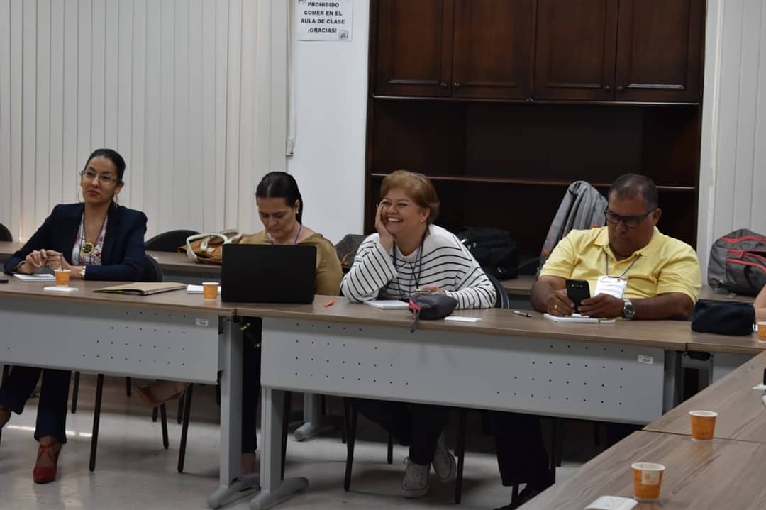 ASEUNAB's tweet image. Llevamos a cabo nuestro seminario "Normas urbanísticas y su incidencia en la toma de decisiones para invertir".

Este espacio dejó conocer la importancia frente a la construcción, inversión y adquisición de vivienda, así como la legalidad de quienes ejecutan labores de este tipo.