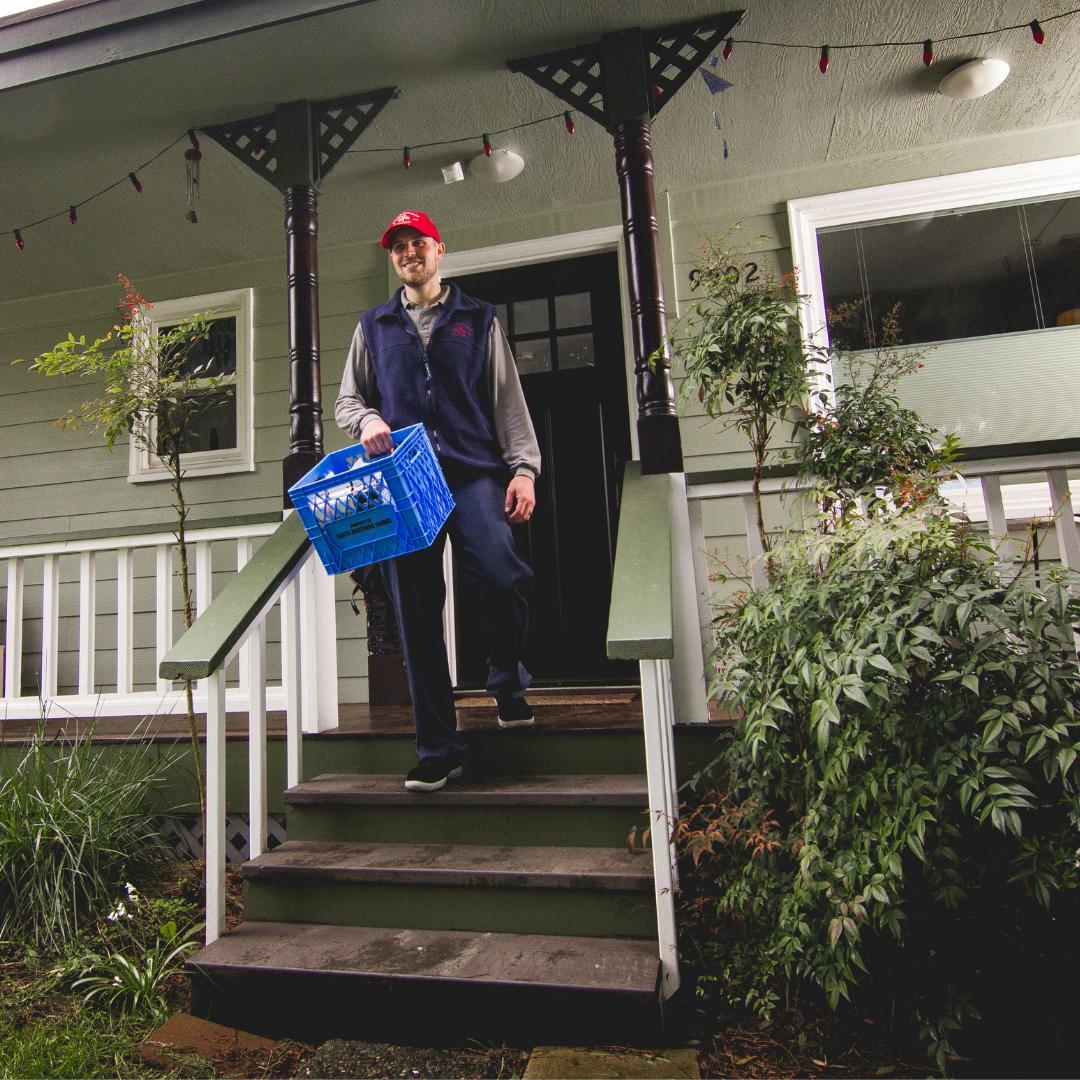 Hand-delivered with care, every week. ow.ly/zCWd30poruW #Milkman #HomeDeliveryService