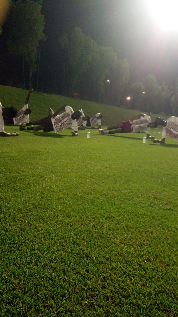BSD_fc's tweet photo. A good stretch ends the nights training session https://t.co/K2jjbxuaV5