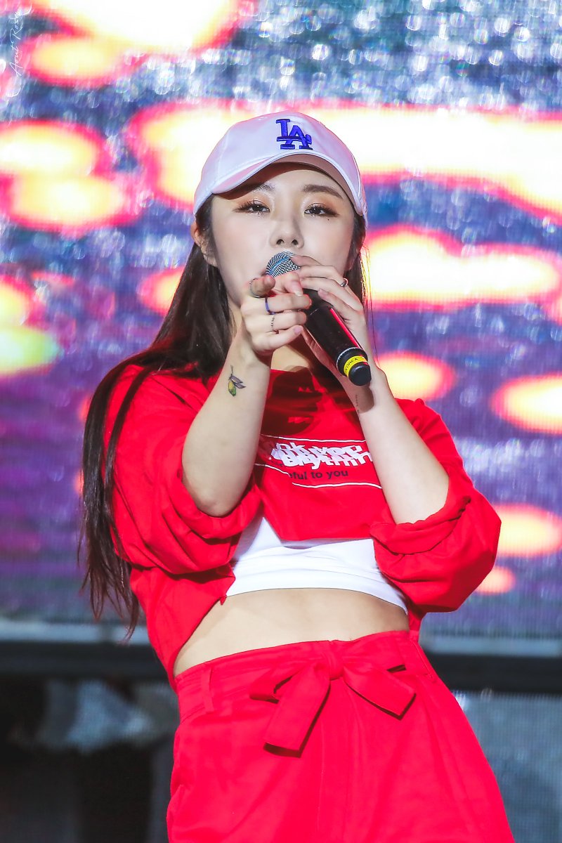 #마마무 #휘인

bit.ly/30HjVY5
