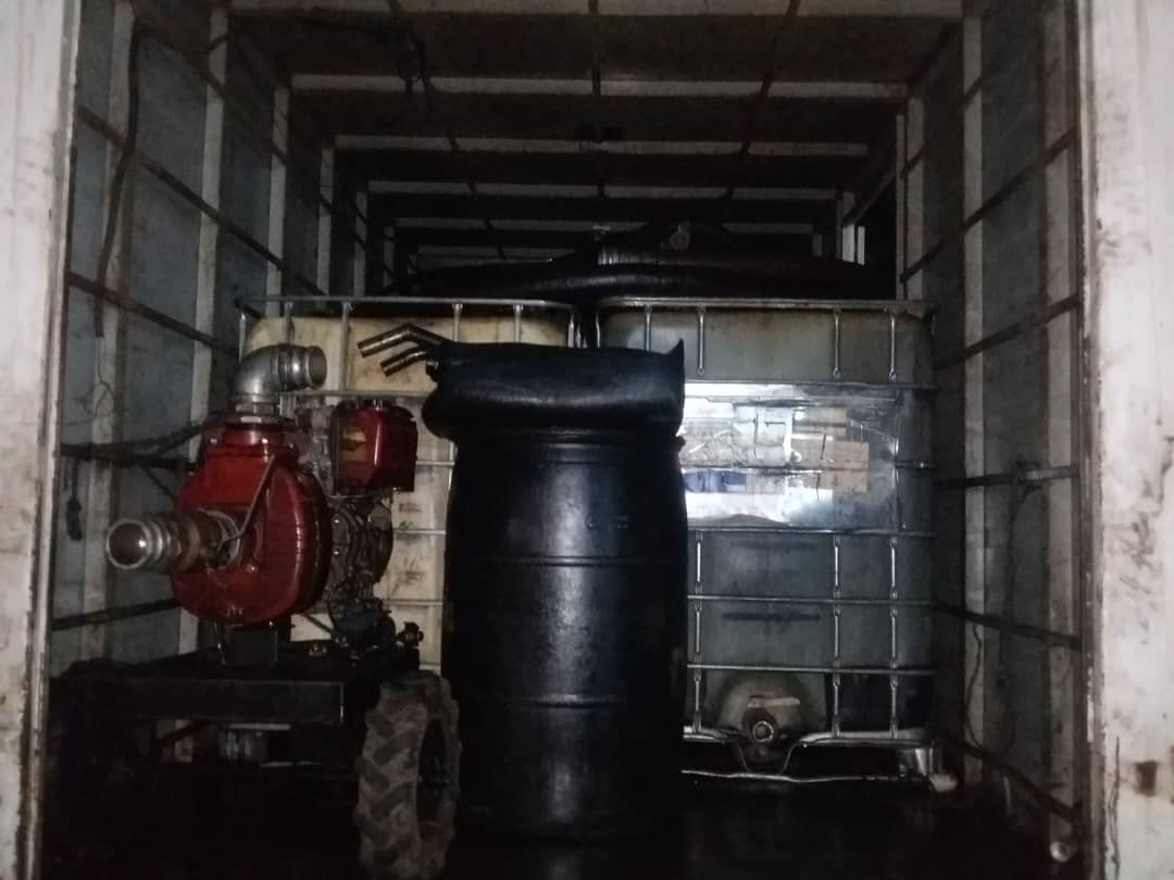 Redi_andes's tweet photo. #20SEP19 ||  @Redi_andes En el marco de la Operación Venezuela, Soberanía y Paz 2019 la @Zodi_Tachira / 25 BIMEC, Sector La Palmita Mncpo Panamericano, localizó 2 camiones cava abandonados con 16.200 lts de gasoil en tanques adaptados. https://t.co/rJXzYkKfCi