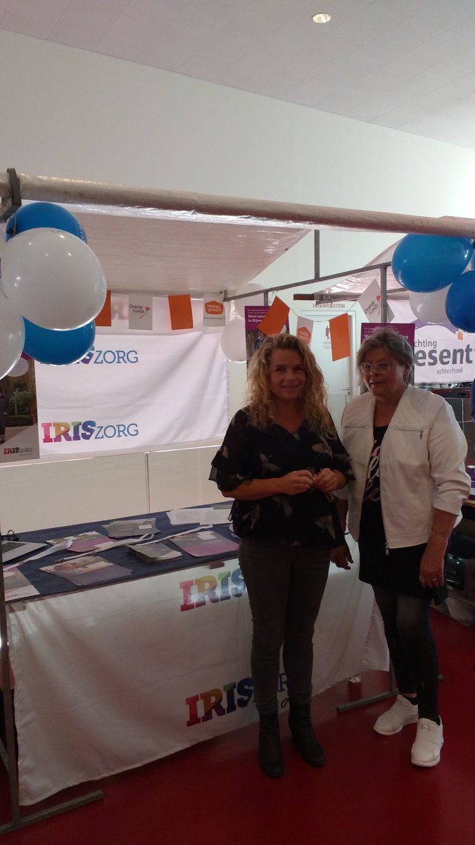 Druk bezig met de opbouw van de @IrisZorg kraam voor de vrijwilligers markt in Doetinchem #vrijwilligers #doetinchem