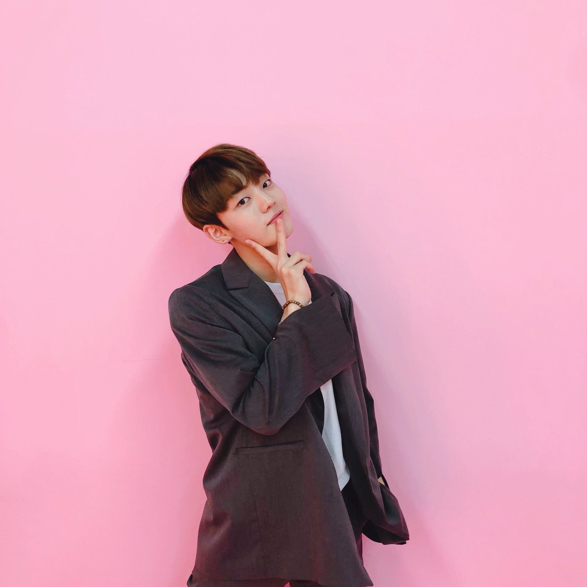 official_ACE7's tweet photo. [#ACE_PHOTO]

벌써 오늘의 마지막 사진입니다😭😭

'찬 인생네컷 ver.' 을 마지막으로 

김비트는 내일 다시 돌아오겠습니다!😋

#김비트의_밀착취재📸
#오늘은_여기까지!

#ACE #에이스
#CHAN #찬 #밀착취재 https://t.co/QdkyGZTxMY