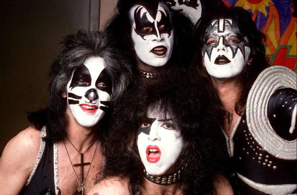 Тест: Насколько ты фанат Kiss? #всяисториярока. #rockfm. pic.twitter.com/ip...