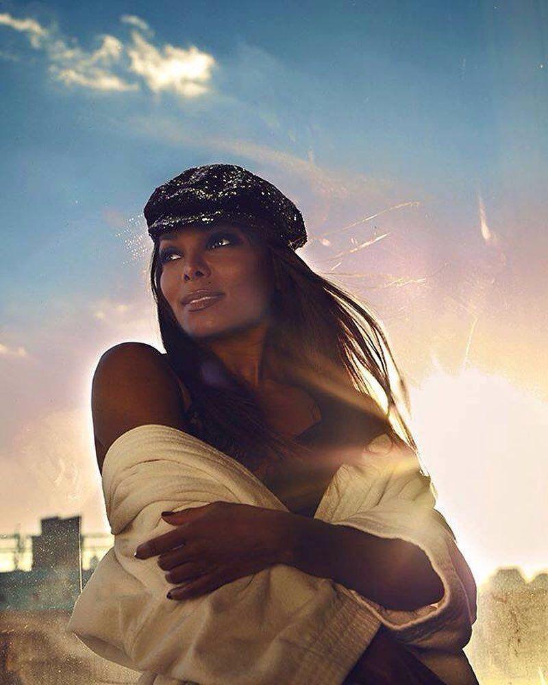 TexturedW's tweet photo. We are a nation with no geographic boundaries
Bound together through our beliefs
We are like-minded individuals
Sharing a common vision
Pushing toward a world
Rid of color-lines
#TexturedWords
#JanetJackson
#RhythmNation #RN30 https://t.co/JXHwYpurb5