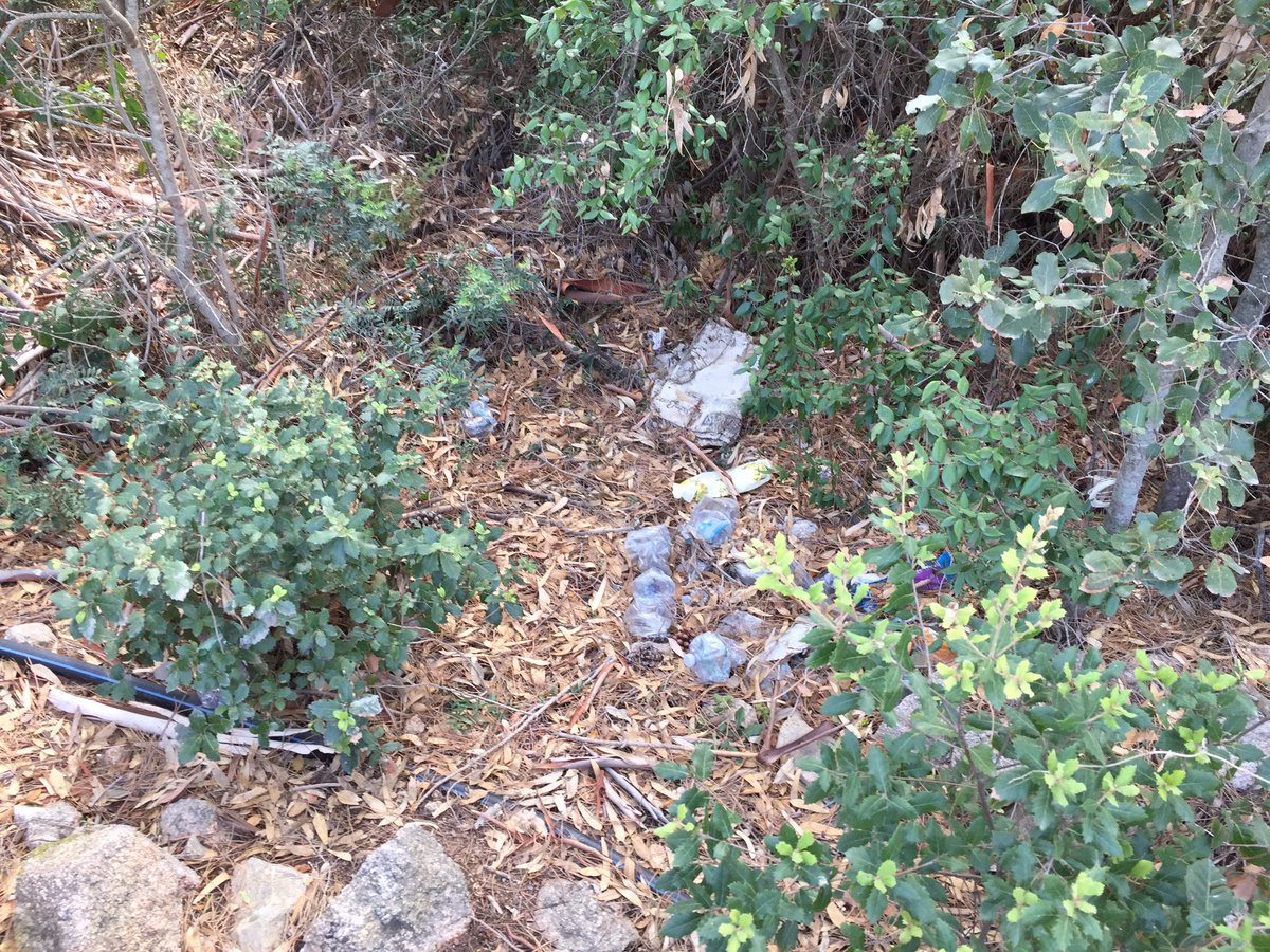 BulloTarci's tweet photo. #Sardegna bellissima, ma piange il cuore constatare che appena dietro scorci di panorama mozzafiato trionfano incuria, maleducazione e ignoranza... https://t.co/Y2iA1p1WPL