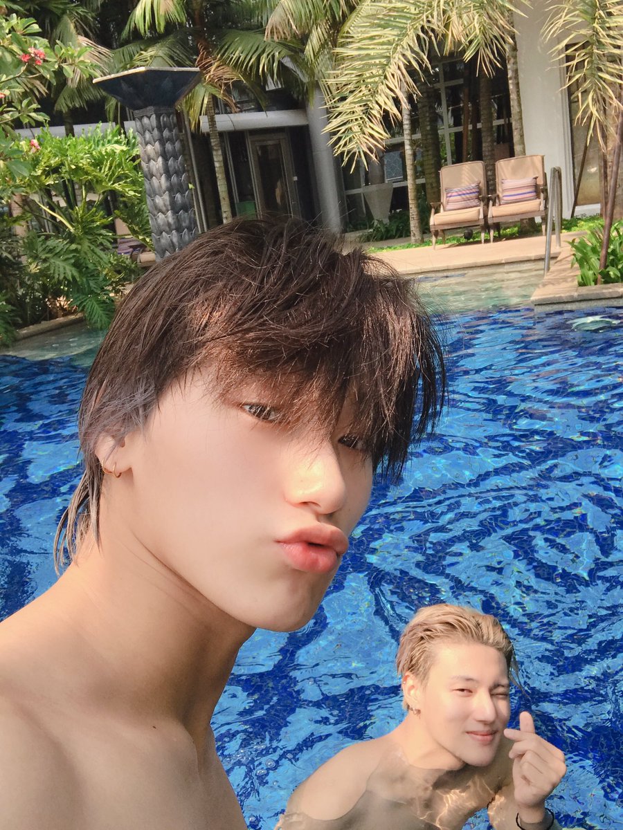 ATEEZofficial's tweet image. [#산] 에이티즈는 휴식중
여러분을 위해 사진을 담아왔습니다❤️
하나에서 둘 둘에서 셋 셋에서 넷😁
#ATEEZ #에이티즈