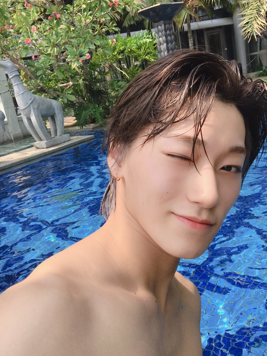 ATEEZofficial's tweet image. [#산] 에이티즈는 휴식중
여러분을 위해 사진을 담아왔습니다❤️
하나에서 둘 둘에서 셋 셋에서 넷😁
#ATEEZ #에이티즈