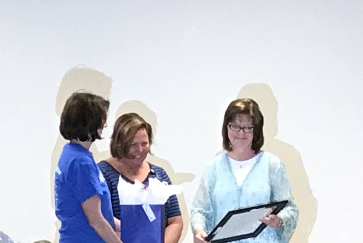 arusery's tweet image. I want to congratulate Naomi Lovell for receiving The United Way Limestone County Retired Teacher of the Year.  She is truly deserving of this award. It was a honor and a pleasure to work with her at Reid! #AllKidsCan @LCSforKids @tribblejs