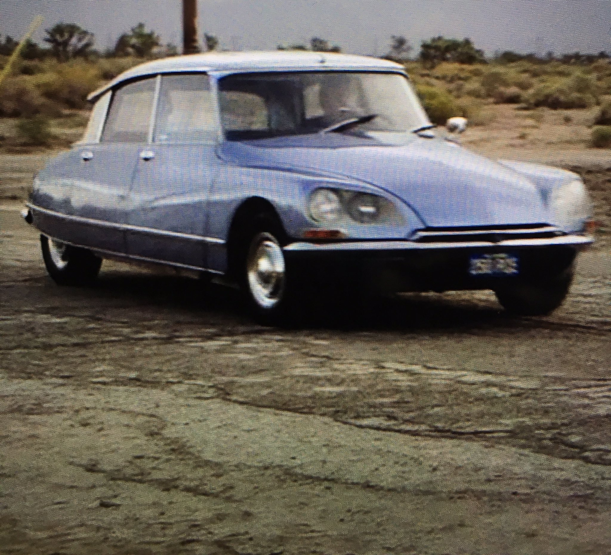Chacu メンタリスト の主人公パトリック ジェーンが乗ってる車なんだけどなんて車だろ気になった ロケットぽいと思う大きな 車 T Co Rq4oc2urqu Twitter