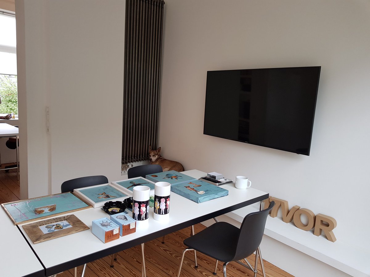 TeenaLeitow's tweet image. Heute ab 11 Uhr: instagram.com/p/B2qazTQos1S/… #17vor #artsyfartsy #popupgallery #Hamburg