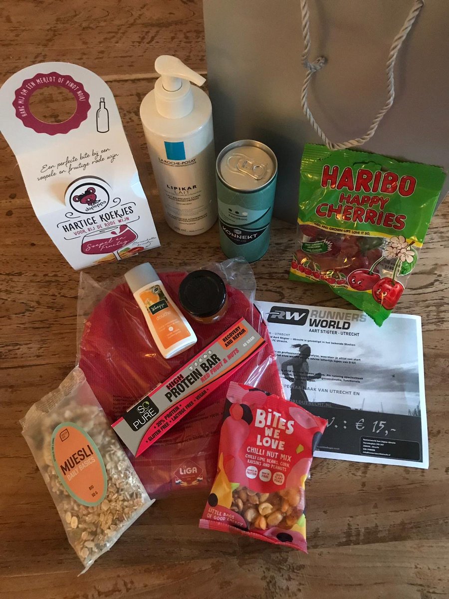Morgen bedanken wij onze helden die de Dam tot Damloop lopen voor het HDI met een goodiebag. Wij danken de sponsoren: <a href="/2FoodNL/">2Food</a>, Greenage, De Keukenkoets, Haribo, LIGA, @Kneipp_nieuws, @lorealparis, Paardekooper, <a href="/dapeppa/">dapeppa koekjes</a>, Runnersworld Utrecht, Biteswelove en <a href="/kaartje2go/">Kaartje2go</a>