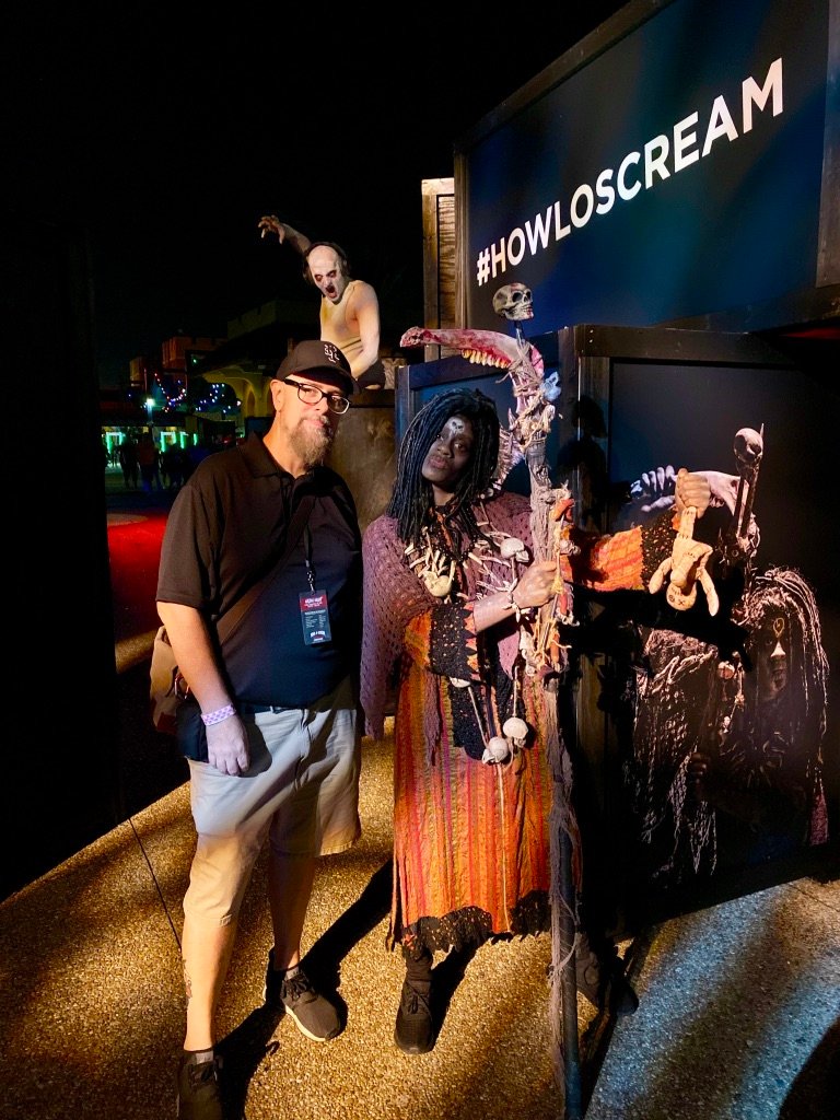 kyzman's tweet photo. The #FirstFear scare zone at #HowlOScream...#icons @howloscream @BuschGardens https://t.co/nUOGcZJKWx