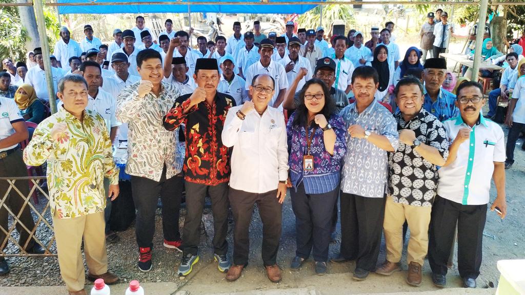 BPPT_RI's tweet photo. 4. Deputi Soni pun berharap peserta dapat mengikuti pelatihan dengan baik dan mendapatkan manfaat setelahnya. Serta #DiseminasiTeknologi ini mampu meningkatkan produktivitas dan menghela pertumbuhan perekonomian masyarakat Desa Biru, Kab. Bone, Sulsel
#7peranBPPT https://t.co/ND1ABdrB8k