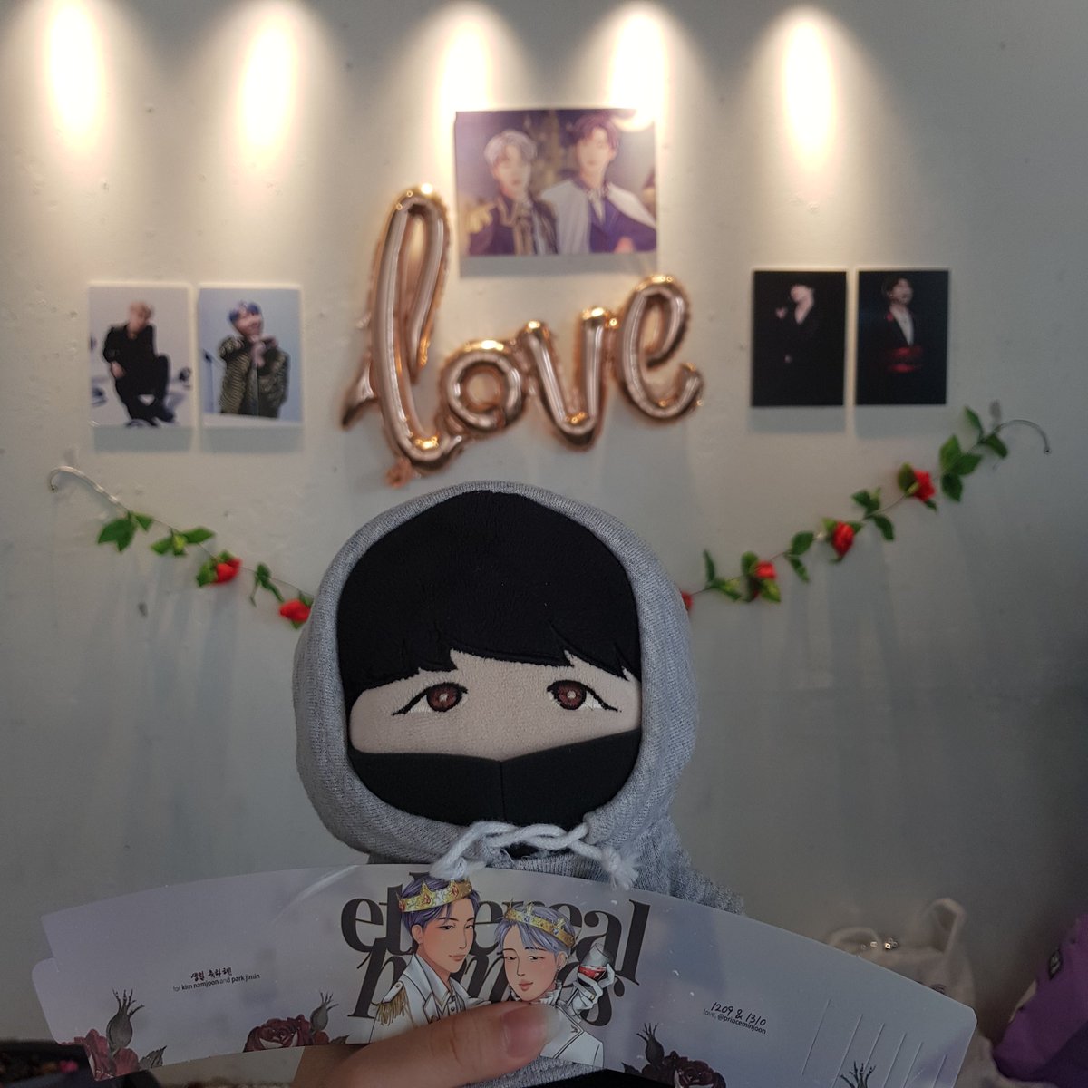 fairysyub's tweet photo. AAAAAAH so pretty ๐ฅบ thank you @princeminjoon for organising!!! #etherealprince https://t.co/h6EaKNxrMW