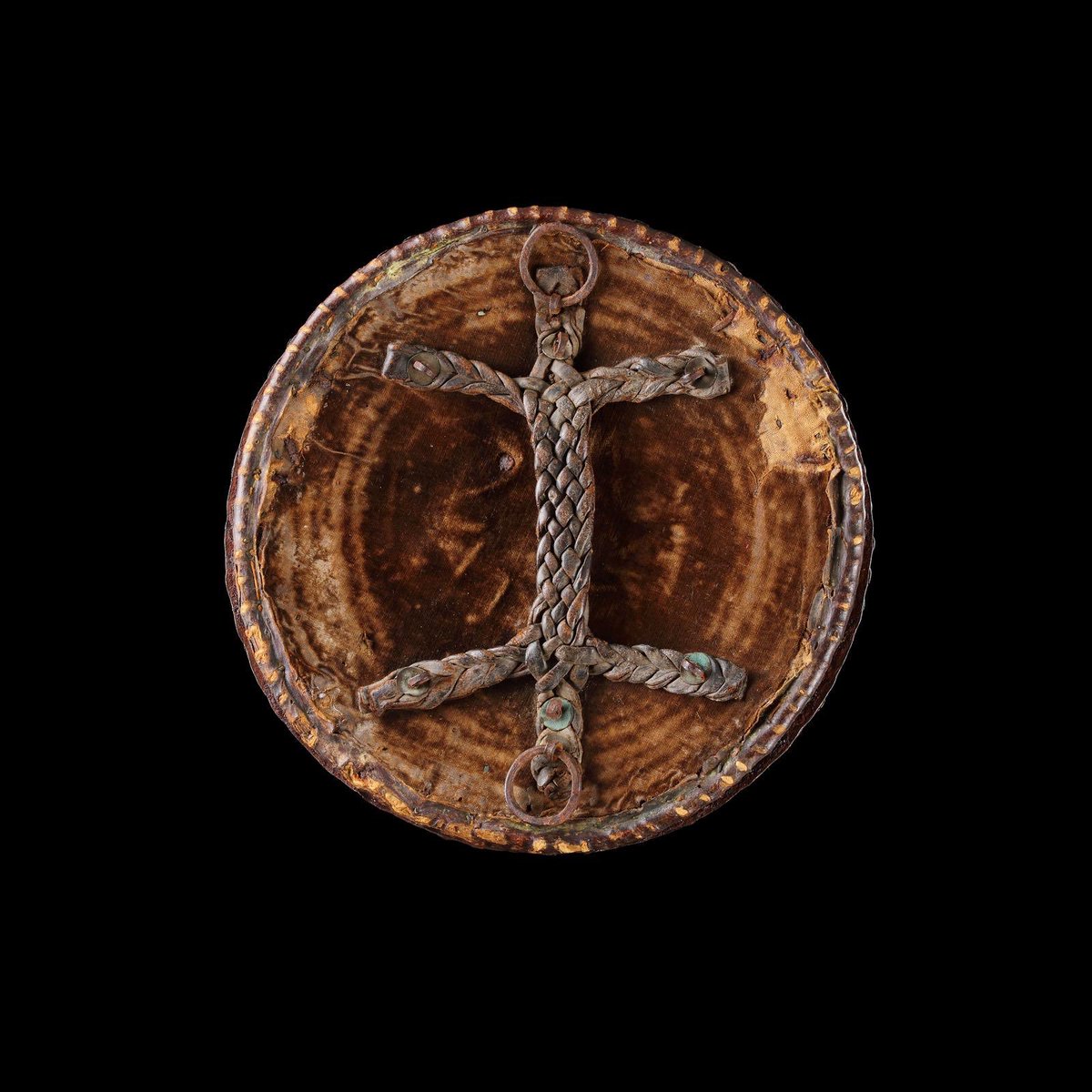 We are delighted to welcome Runjeet Singh again to today’s Fifth Antique Arms Fair, he will be showing a number of pieces including this 19th century Mertal shield from Turkey with applied Nuremberg trade coins.
The fair opens at 9 at Pillar Hall, Olympia Way, Olympia London.