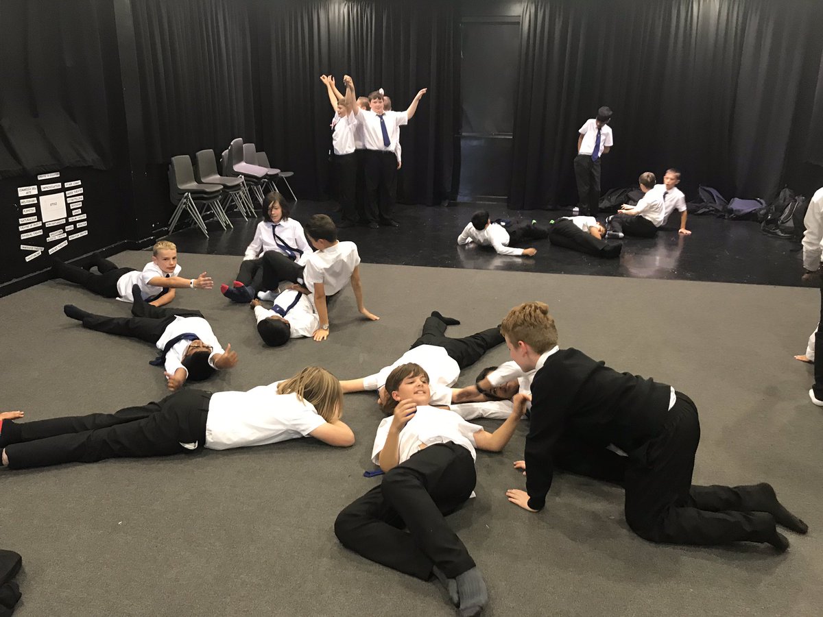 DRAMA_SHS's tweet photo. 7JMO enjoying some physical theatre 🎭😊 #dramaislearning #year7drama @shsrbk @jmosely76 https://t.co/kW2ySOQa5h