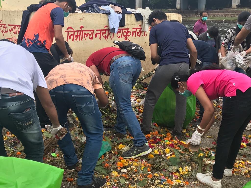 Glimpse from Day 1 of Swachhta Hi Seva Campaign #tilakroadbridge 

Say No to Plastics. We hail for Swachh Pune Sundar Pune

#SHS2019
#TataCares 
#TCSEmpowers 
#TataEngage 

@People_TCS