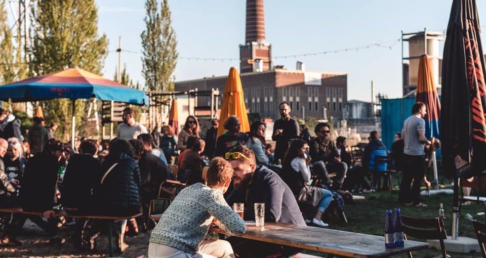 DOK (@dokgent) on Twitter photo Nog 8 dagen DOK.
👋 come say hello, come say goodbye
👋facebook.com/events/2909742… Nog 8 dagen DOK.
👋 come say hello, come say goodbye
👋facebook.com/events/2909742…