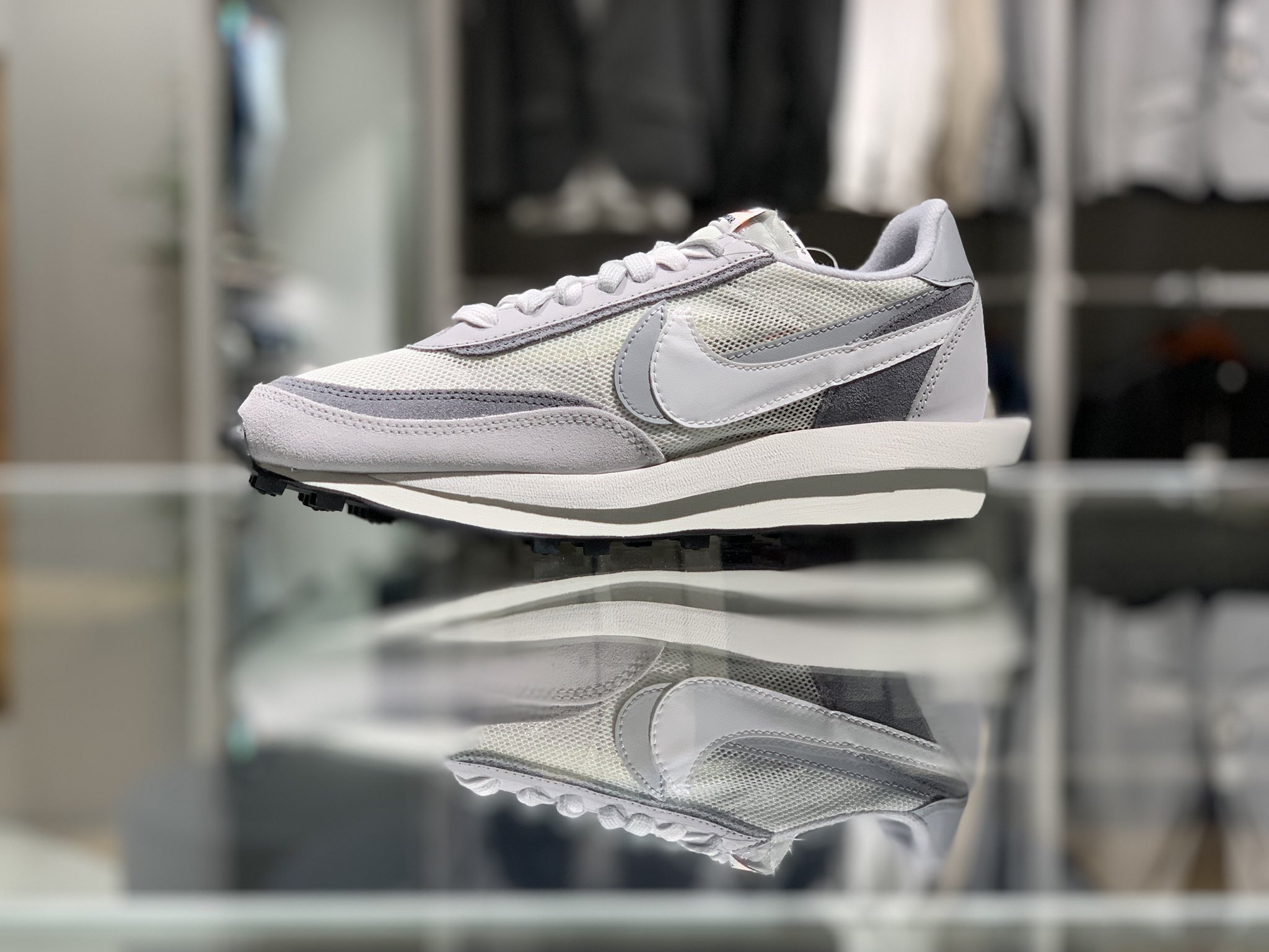Gostardefuga東京ベイ店 Nike Ld Waffle Sacai White Grey 入荷です スニーカーズ ららぽーと東京ベイ Nike T Co W6cggc644s Twitter
