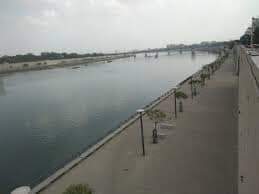 vidyaRaghavend2's tweet photo. If Sabarmathi in Gujrath which was once reduced to a gutter can be revived why not Vrishabhavathi in Karnataka?
We just need to take lessons from them.
#LetHerFlowAgain 
@CMofKarnataka 
@narendramodi https://t.co/xPSIddipbp
