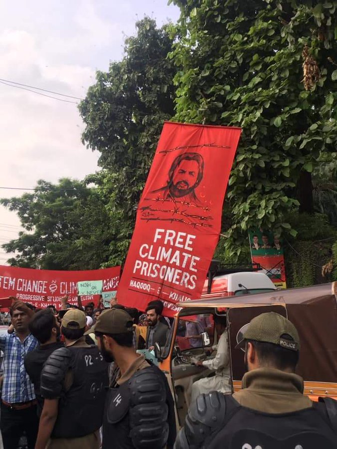 gbeepk's tweet photo. Baba Jan and other jailed activists from #Hunza declared "Climate Prisoners" by Haqooq-e-Khalq Movement @haqooq_e_khalq, free #BabaJan banners displayed during #ClimateMarch @ClimateActionPk

#ClimateStrike #ClimateEmergency #GBee #GilgitBaltistan #HumansofHunza #HunzaValley https://t.co/fVCI0GbwWK