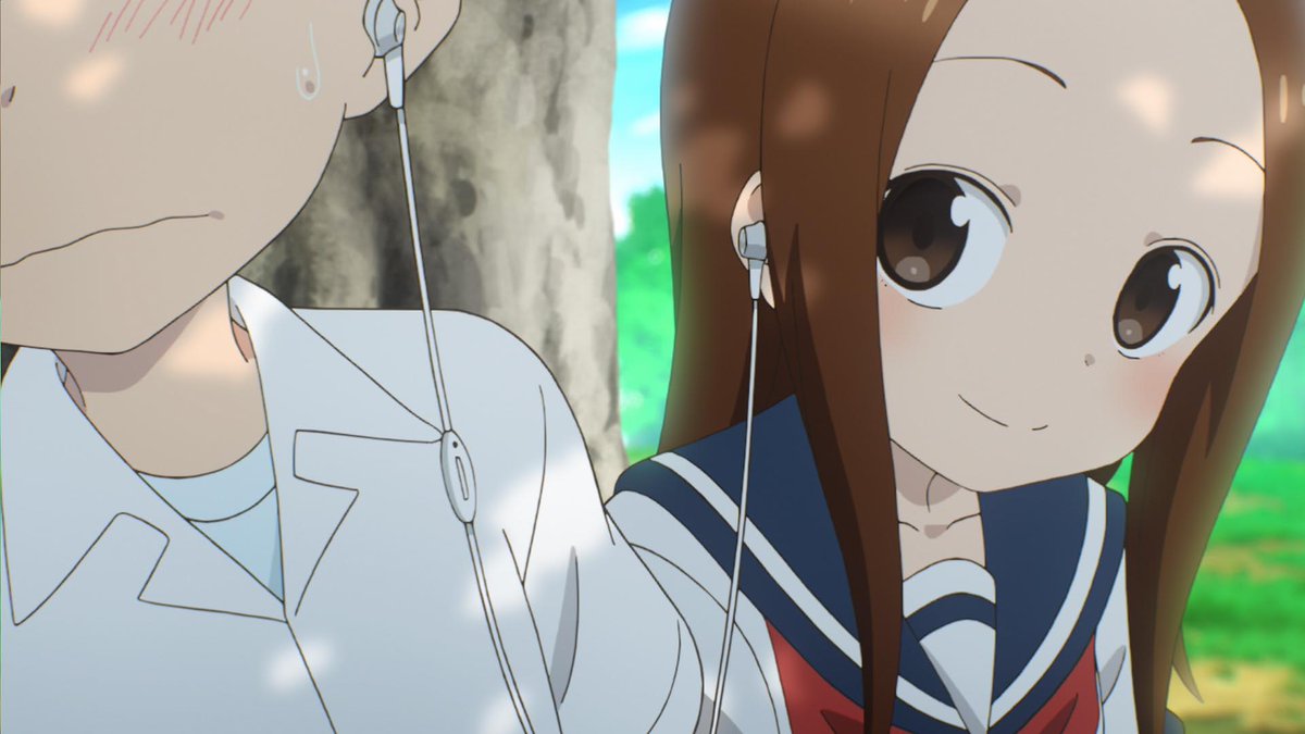 Tvアニメ からかい上手の高木さん 公式 10話 宝探し 下校中 謎の地図を拾う高木さん と西片くん 地図が指し示していたのは 他のカップルが初めてキスをした 思い出の場所みたいです 休憩しながら 一緒に音楽を聴こうと提案する高木さん 1学期