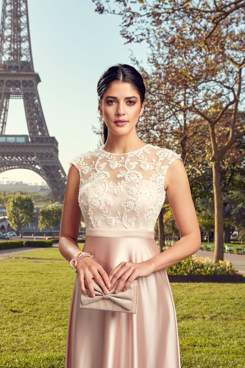 PronuptiaParis's tweet photo. Zoom sur le détail dentelle de notre robe cocktail Mademoiselle Baileys. https://t.co/kw49DZUZD7 ☺❤
#robecocktail #mademoiselleamour #pronuptia #pronuptiaparis #ceremonie #eveningdress #roberose #rosepoudre #robedesoirée #robelongue #robesatin #demoiselledhonneur #bridemaid https://t.co/kLlHfgVqNx