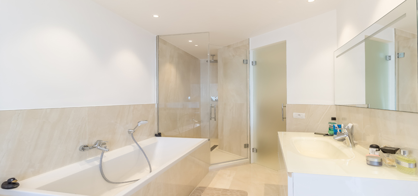 This apartment comprises an entrance hall, laundry room with guest toilet, a fully equipped open plan kitchen, a large living room, 2 bedrooms with shower and bathroom. #monaco #montecarlo #miells #miellsandpartners #monacoinfo #monacolife #Monacolifestyle #monacolife