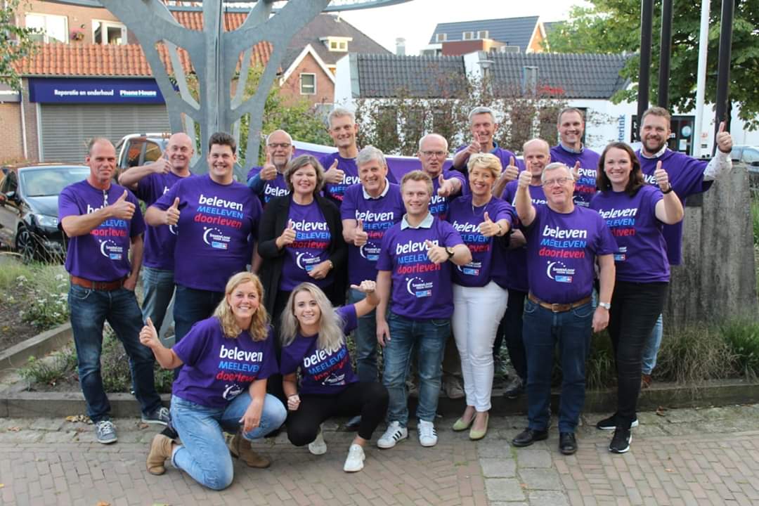 CDATubbergen's tweet image. Beleven - Meeleven - Doorleven. Burgemeester @whaverkamp, wethouders @ursulabekhuis, @hildeeverlo, @erikvolmerink en raadsleden als één team aanwezig tijdens de #samenloop #kwf @kwf_nl.