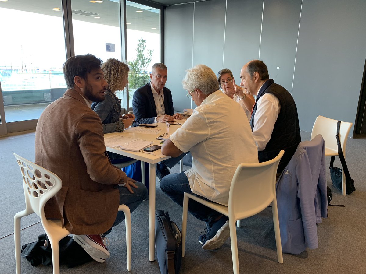Ultimi ritocchi alla scaletta. Dalle 11 alle 12 su <a href="/RaiTre/">Rai3</a> lo Speciale Nazionale Tgr <a href="/SaloneNautico/">Salone Nautico</a>. @TgrLiguria <a href="/casarinale58/">Alessandro Casarin</a> <a href="/RPacchetti/">Roberto Pacchetti</a> <a href="/Mauro91747423/">Novara Mauro</a> <a href="/groucho1884/">Antonio Zagarese</a> <a href="/LuciaPescio/">lucia pescio</a> <a href="/luca_difra/">Luca Di Francescantonio</a>