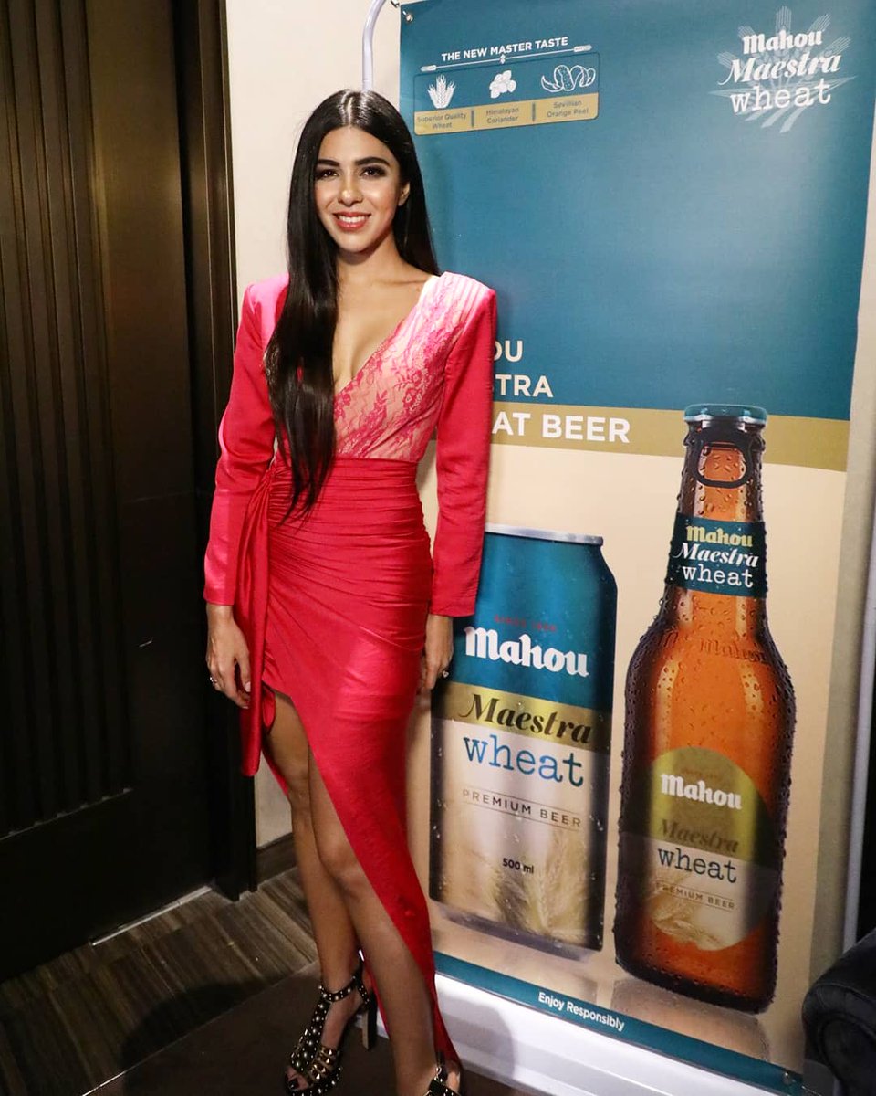 Bubbly #BahaarDhawan poses for <a href="/MahouIndia/">Mahou India</a> as their easy flowing bubbles gave us a brand new experience at #DelhiTimesFashionWeek #DTFW #DTFW2019
