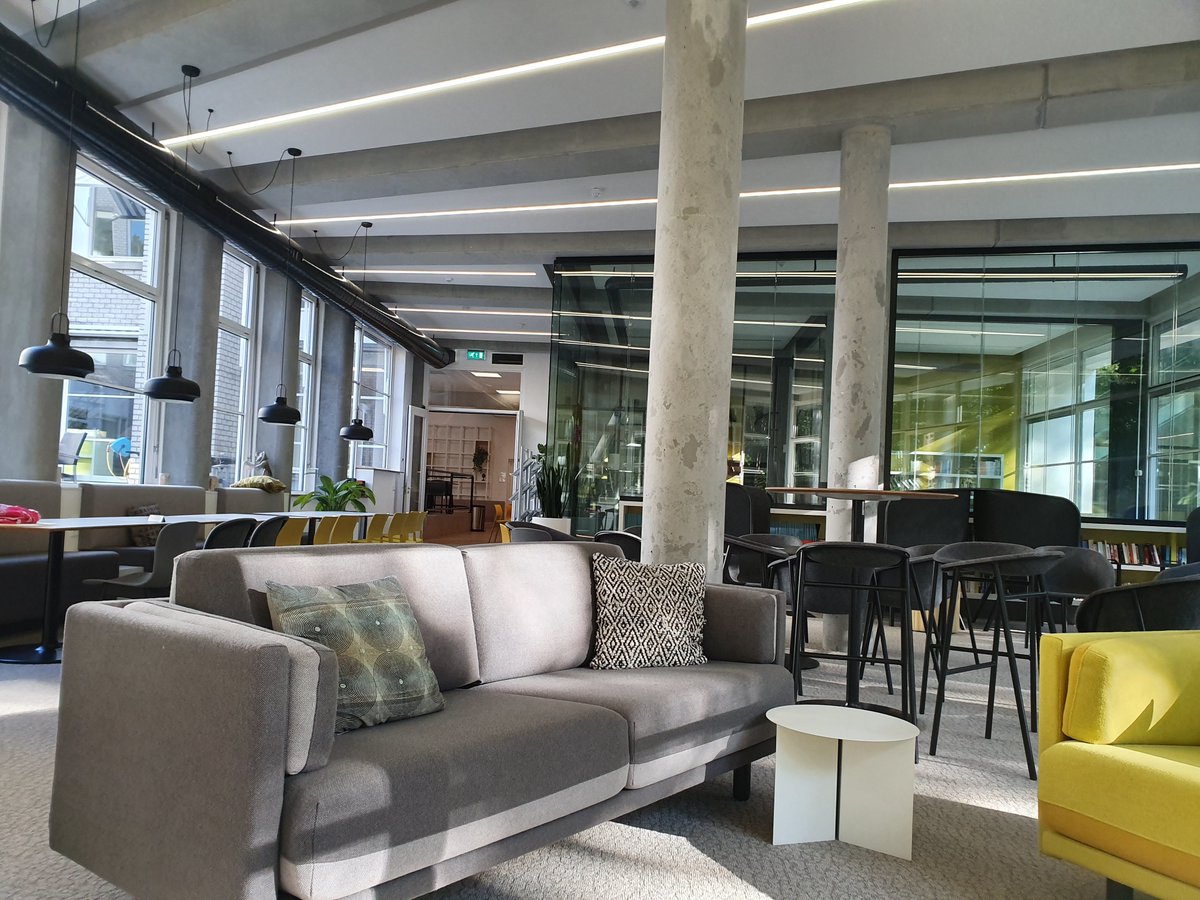 CaroRowland's tweet photo. Since I have to work on a Saturday, at least I get to work here. #ComfySofas #Sunshine @MPI_NL https://t.co/whoE5V6zsj