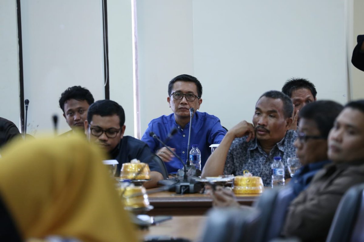 ArumSpink's tweet photo. Ilmu bahagia,  gimana ya....? https://t.co/hjThQZbybh