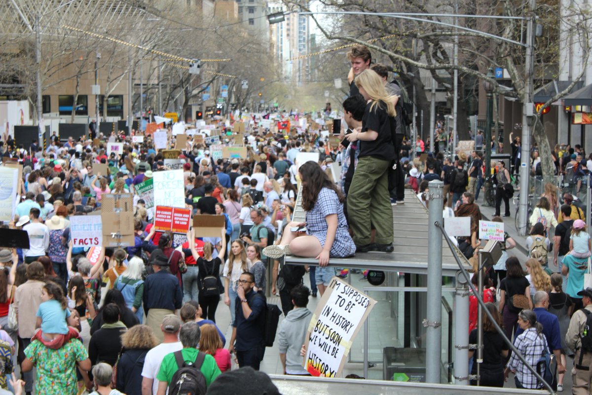 tess_devherc's tweet image. Still overwhelmed by the fact that everyone was marching out of palpable anger and frustration, but it was one of the most uplifting experiences of my life

This cannot be ignored.

(Here are some of my favourite photos off my camera from #ClimateStrike Melbourne)