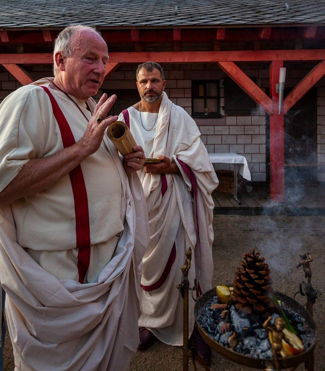Praefectvs_Prae's tweet photo. Si tacuisses, philosophus mansisses ๐๏ธ๐๏ธ๐๏ธ๐๏ธ๐๏ธ
#FAMILIAPOPPAEA #ROMA
#bestfamily #Robvstvs #Italy #AncientRome #antikemode #PRAEFECTUS_PRAETORIO #Germanicvs #caligula #Pohl #LimesKastellPohl #limeslive #FamPop #bestpictures #pictureoftheday #RaeticiRomani #Imperator #newcesar https://t.co/EqMDTf9z8W