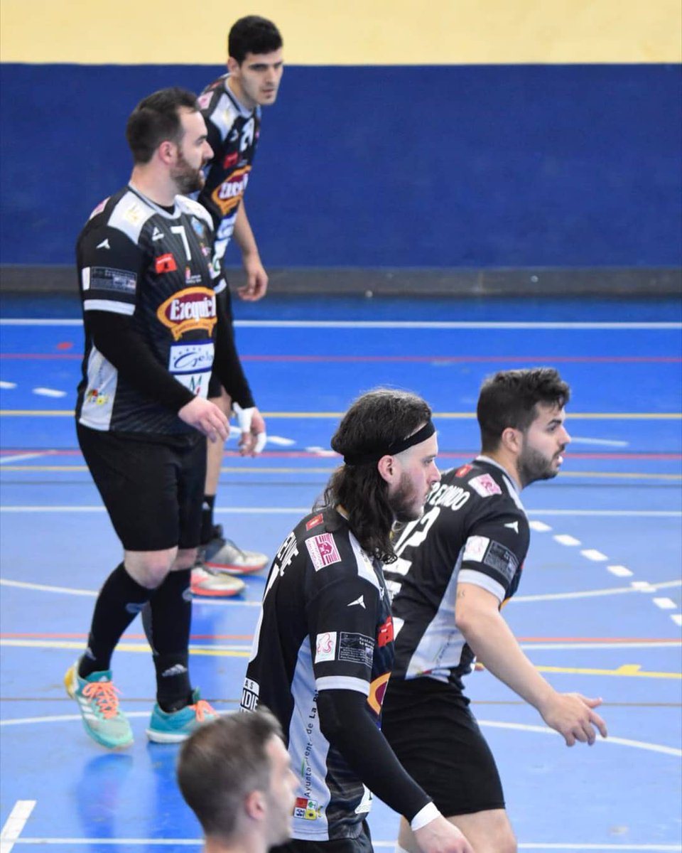 BmCuatroValles's tweet photo. COMIENZA LA TEMPORADA!!
Hoy a las 18:30 disputaremos nuestro primer partido de Liga visitando la pista del @CBSantona. Difícil comienzo pero confiados en hacer buen partido. CUATRO VALLES... A LUCHAR!! #go4v https://t.co/8fvEg6lMxE