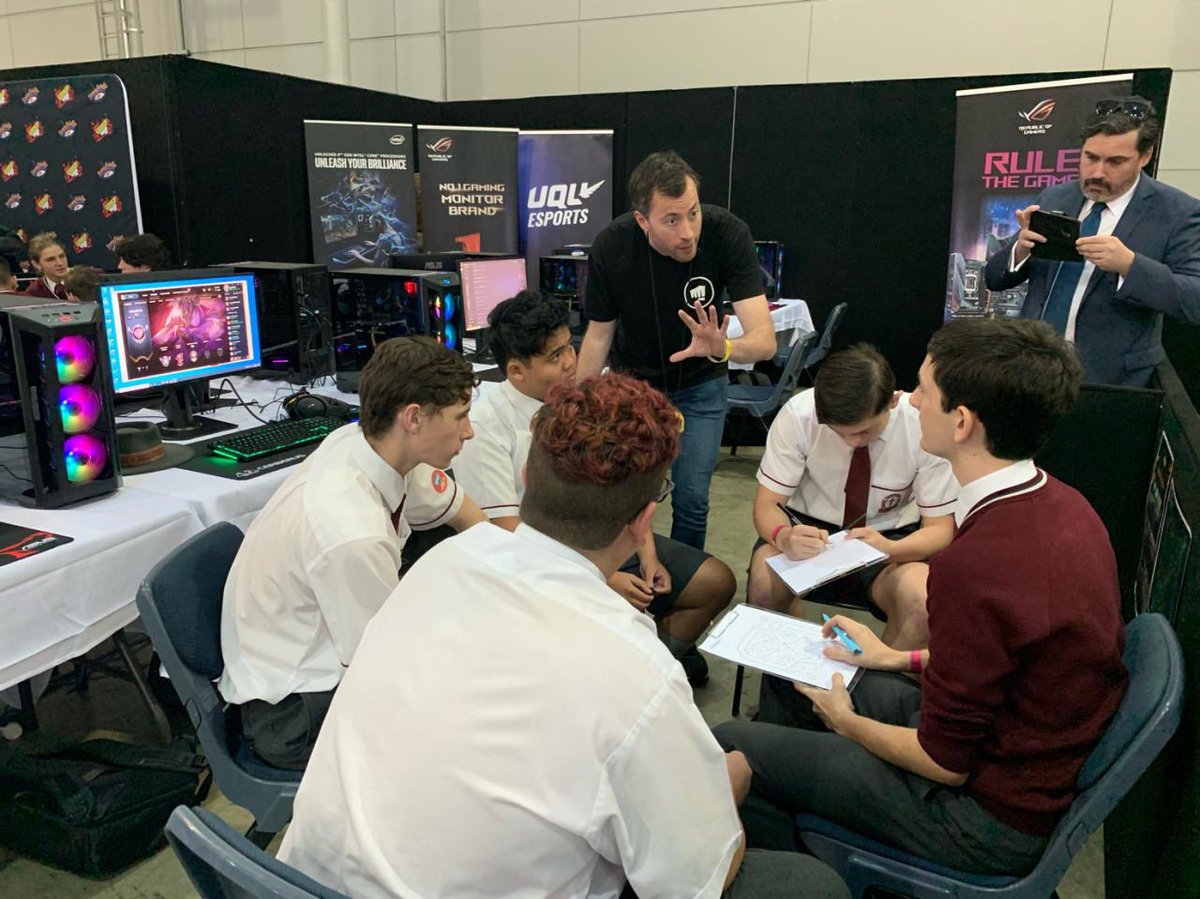 Day 1 of our amazing activation at OzComiccon Brisbane!  <a href="/LoLQHS/">League of Legends: QLD High School Championship</a> <a href="/LearnWithLeague/">Learn With League</a> 

Pictured below are students and teachers who made the effort to participate on Day 1 of their school holidays! Can’t thank the schools enough for being so involved in our program