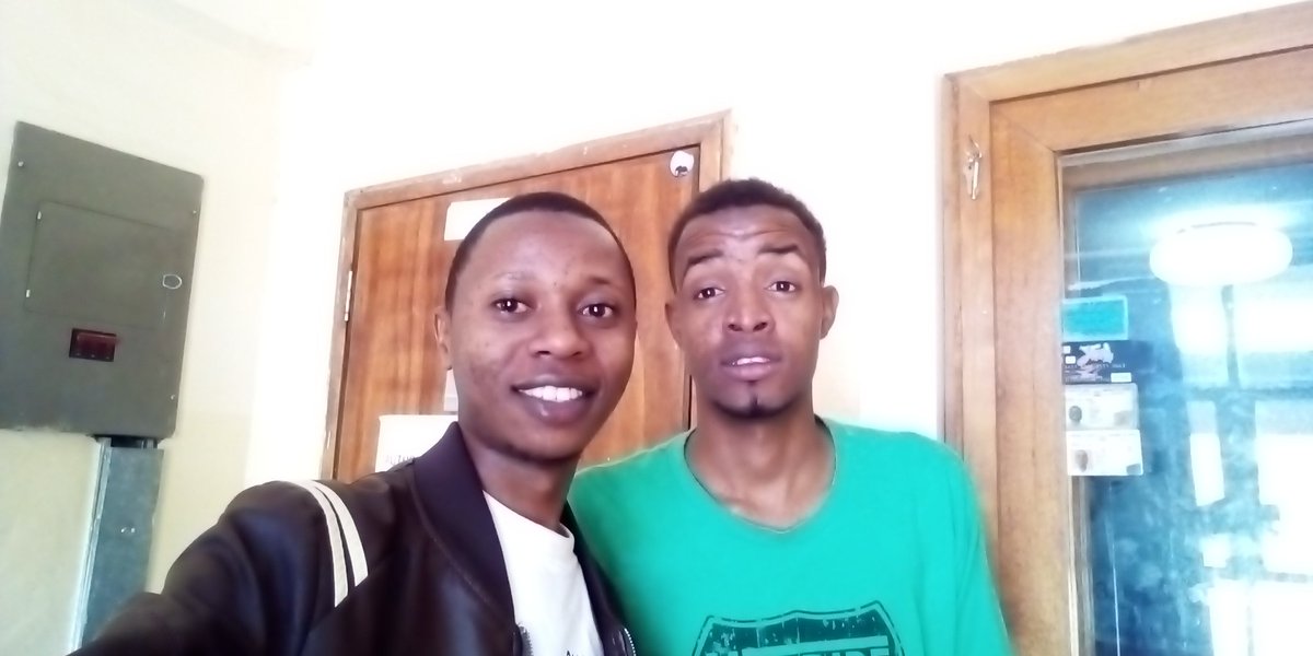 guyo_ke's tweet photo. #Chachawizo viwanjani #Hmg #Kaka Mj #Angaaf radio Kenya (103.3 FM isiolo).

Wasiliana nasi kwa arafa fupi kupitia 0700529963. https://t.co/s0lRiYGdBU