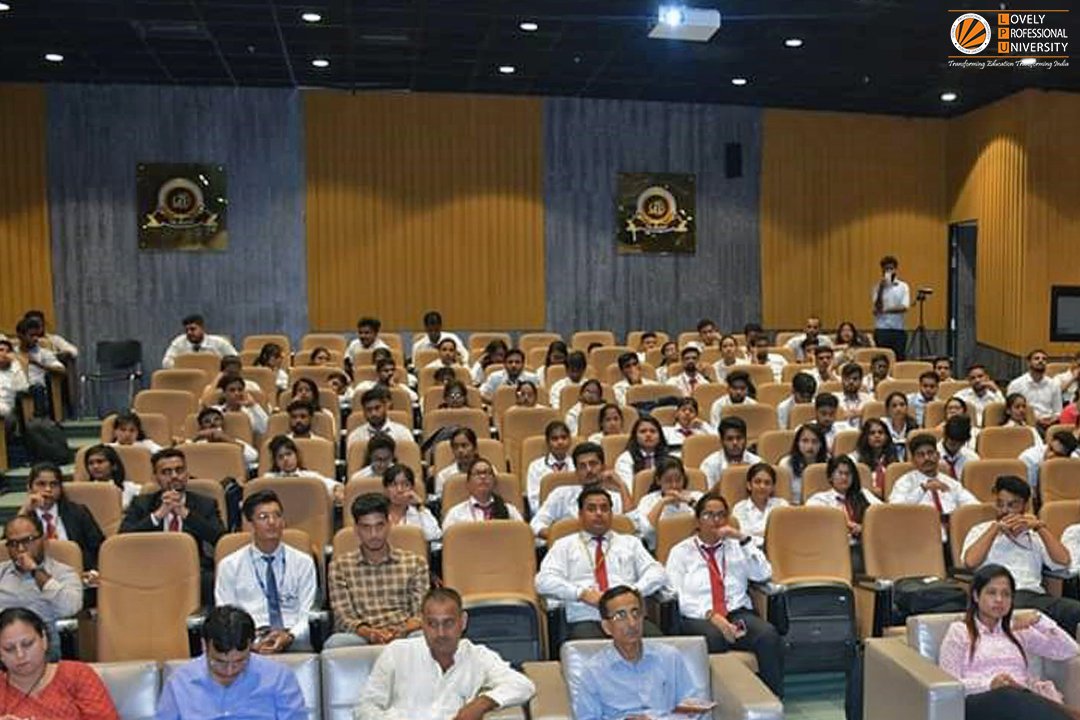 lpuuniversity's tweet photo. #LPU #MBA student, Sachin Tyagi won the 1st prize in the 'Inter Institute Summer Internship Presentation Competition: Tazurba 2019' held at #Delhi. He left behind students from more than 30 different institutions & #Universities from all over #India.
#MBAAtLPU #ThinkBIG https://t.co/wew0GPYB6u