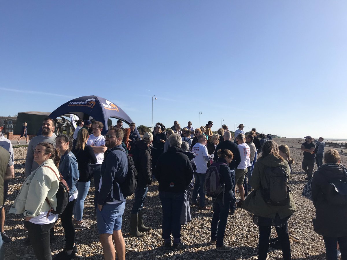 cbbk's tweet photo. Proud to use my charity day to support the @mcsuk #GreatBritishBeachClean in Littlehampton yesterday 😎 @TalonOOH https://t.co/tTwCrxyw11