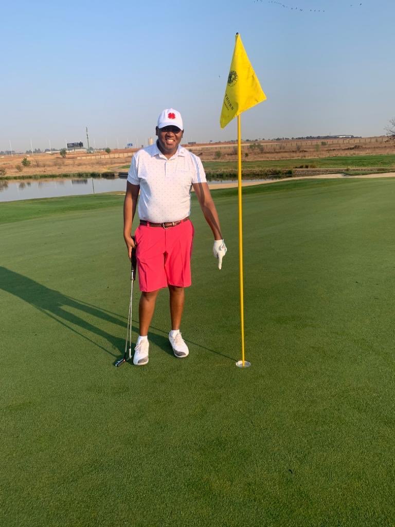 Congratulations to Serengeti Member Senzo Tsabedze on hitting the very first recorded hole-in-one on the Whistling Thorn Par-3 Championship Course!

Senzo hit the perfect shot from 155m on the 11th hole.

T | 011 552 7205

#serengetiestates
#whistlingthornpar3 
#18holepar3