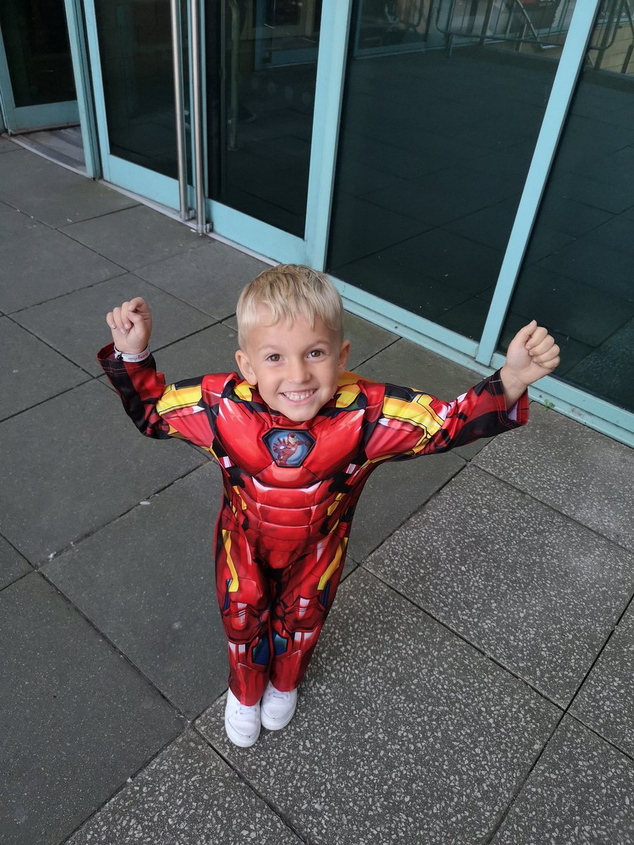 pritchard91's tweet photo. #MarvelUniverseLive https://t.co/f30f1vbRKc