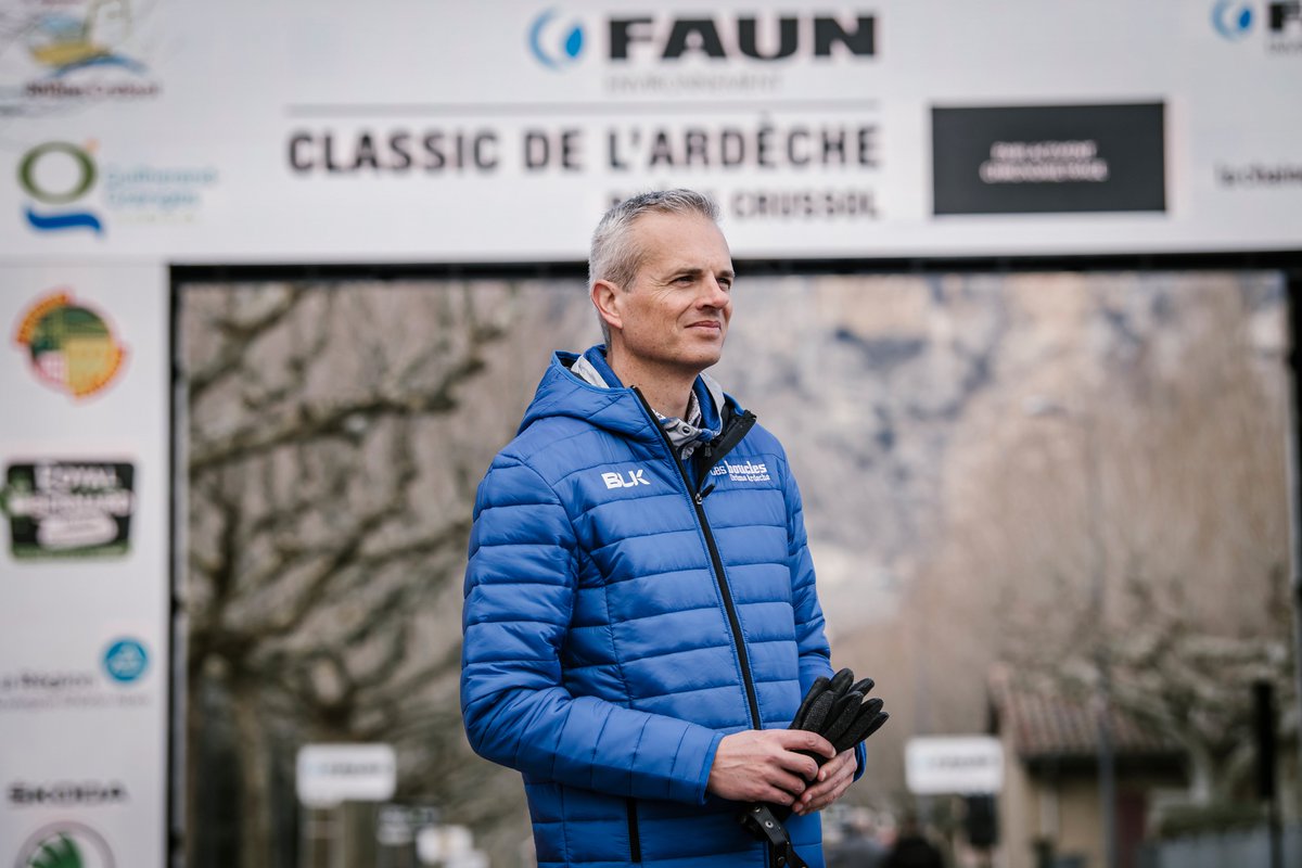 boucles_classic's tweet photo. #BDA20🎂
🎙️Guillaume Delpech, créateur des Boucles :
"Depuis nos débuts, chaque édition a été spéciale.
Le 20e anniversaire le sera plus encore. Ces courses, on les organise avec nos tripes car rien n'est jamais acquis."
#CyclingSpirit https://t.co/aCsPNMiuzK