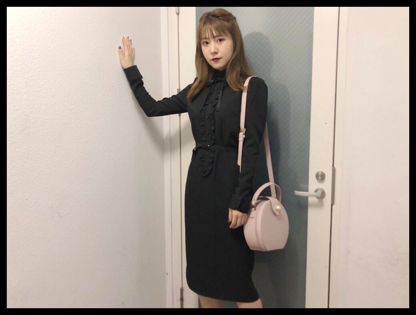 カテゴリ Eatme ラッフルシャツワンピース ブルー ブラック の通販 By イートミーならラクマ Eatme のタイトシ