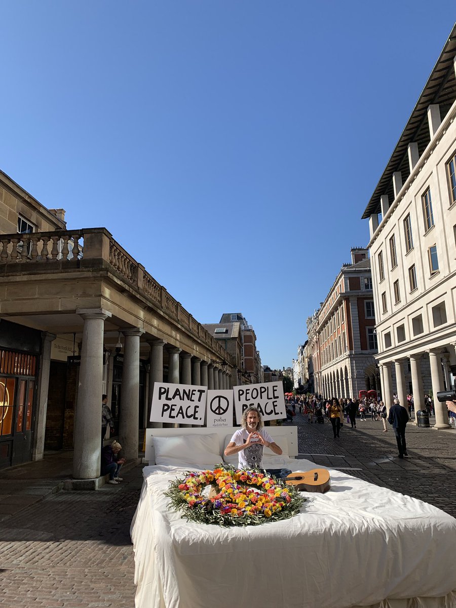 vividdesignwks's tweet photo. Come and join #pukkaherbs on our peace bed in Covent Garden today #BedInForPeace https://t.co/76GNCMaLBP