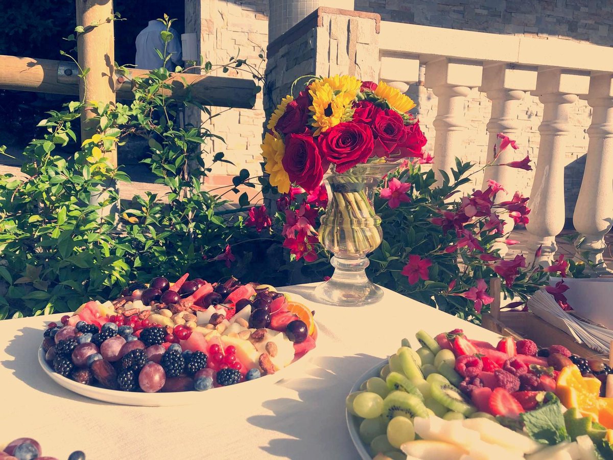 snackcarbcn's tweet photo. “Sí al amor, sí a la vida juntos y sí al amor de mi vida”. 🍓🍒🥥🥝🍇
#fiestasdecompromiso #bodas #carritosparaeventos #carritodehelados #siquiero #engagement #wedding #love #bride #prewedding #engaged #weddingphotography #lamaran #bridetobe #weddingphotographer #weddingday https://t.co/3L20A9dduX